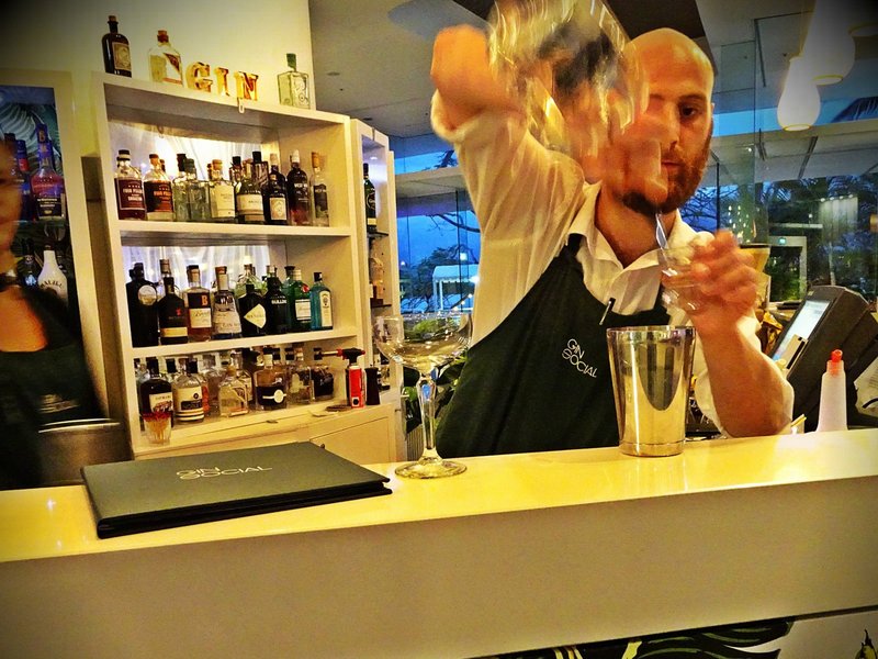 Best happy hours at Cairns bars